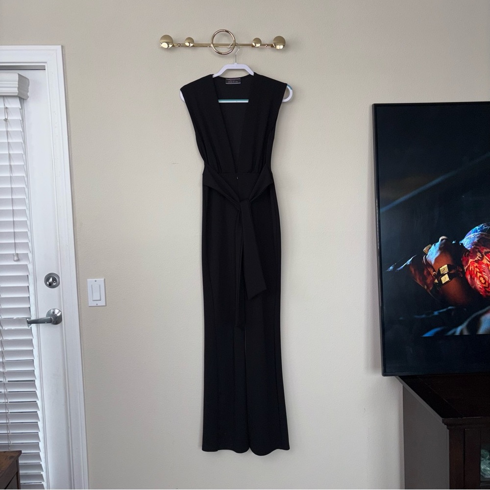 BLUE BLUSH Black Sleeveless Jumpsuit